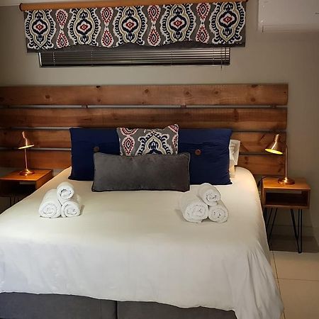 Touching Senses Garden Cottages Bloemfontein Eksteriør billede