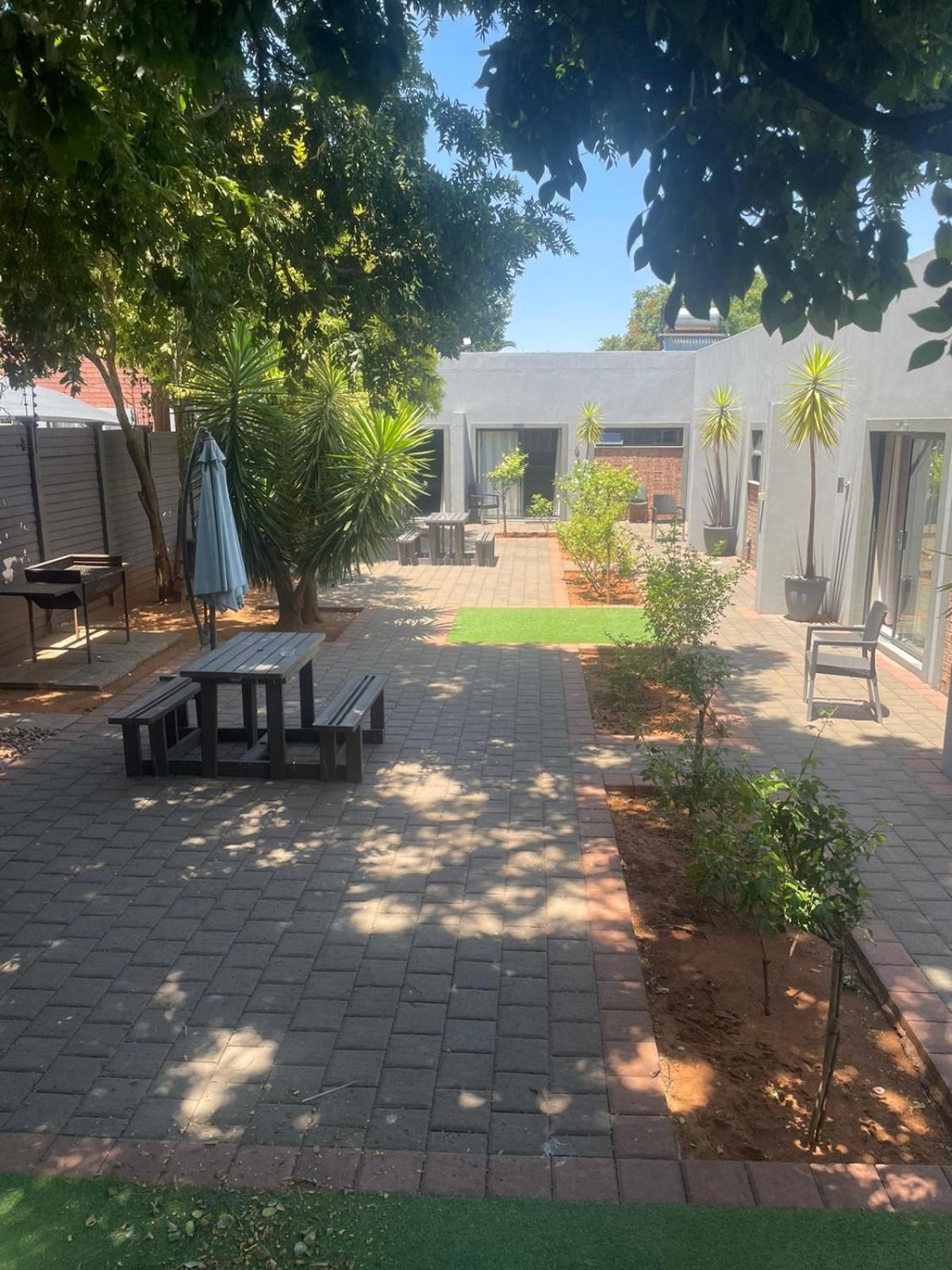 Touching Senses Garden Cottages Bloemfontein Eksteriør billede