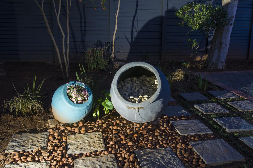 Touching Senses Garden Cottages Bloemfontein Eksteriør billede