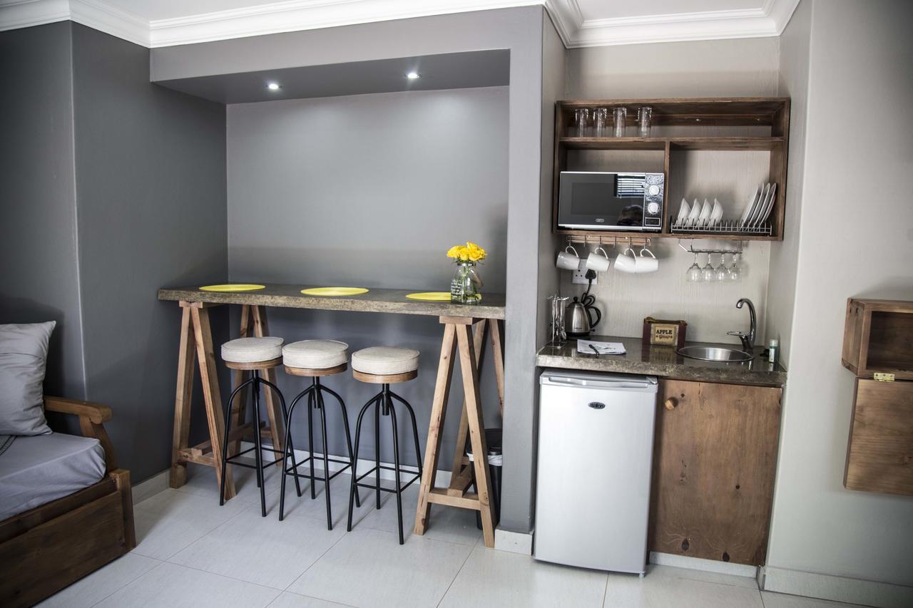 Touching Senses Garden Cottages Bloemfontein Eksteriør billede