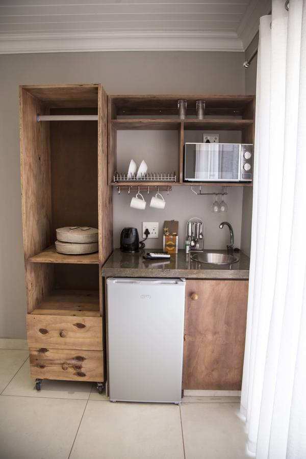 Touching Senses Garden Cottages Bloemfontein Eksteriør billede