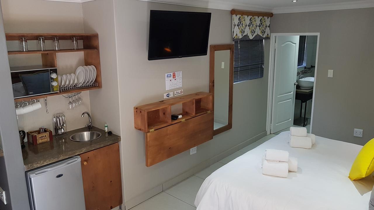 Touching Senses Garden Cottages Bloemfontein Eksteriør billede