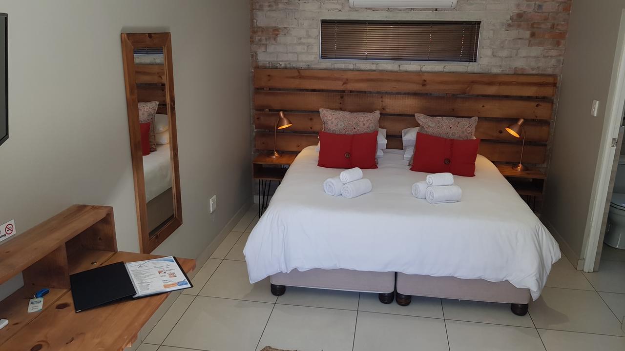 Touching Senses Garden Cottages Bloemfontein Eksteriør billede