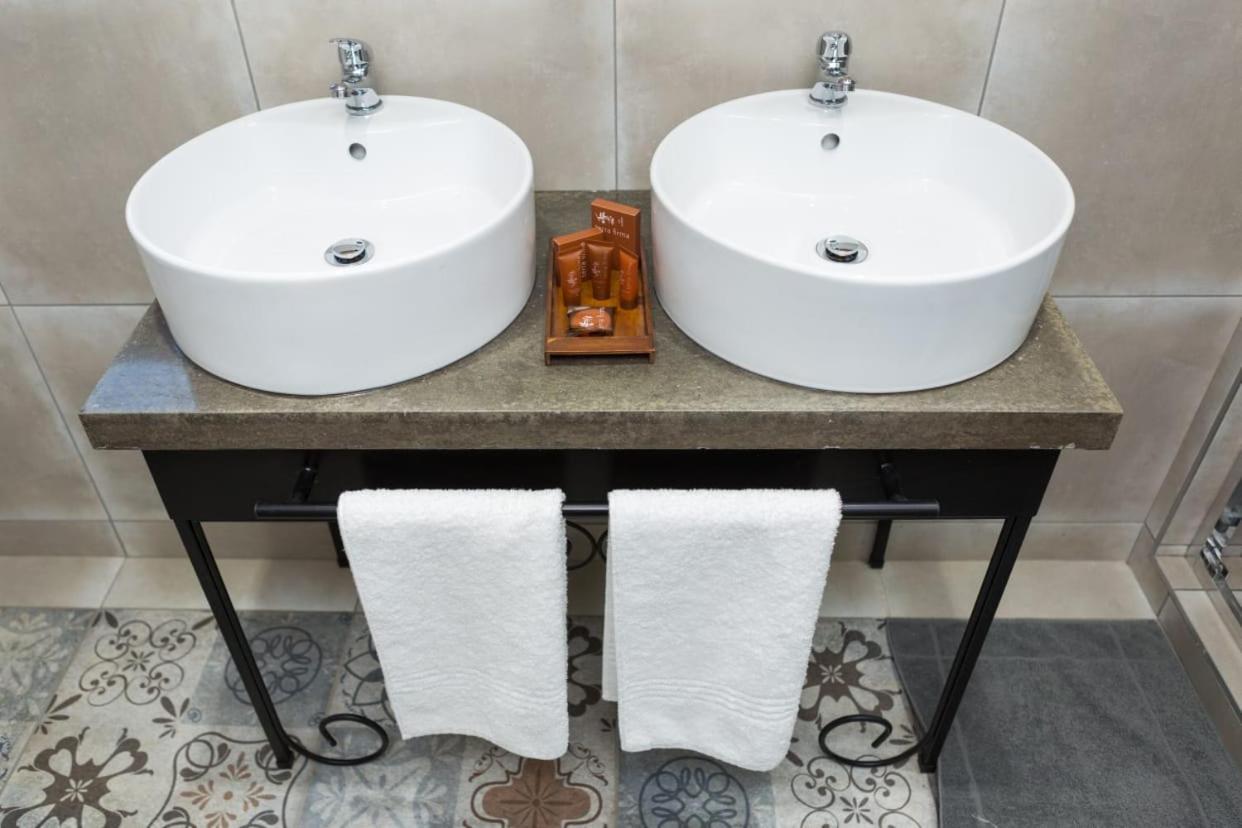 Touching Senses Garden Cottages Bloemfontein Eksteriør billede